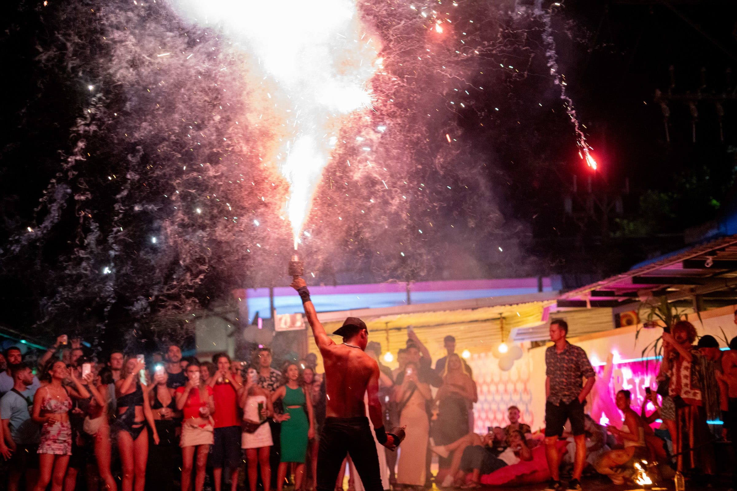Base Ao Nang Beachfront - Main view